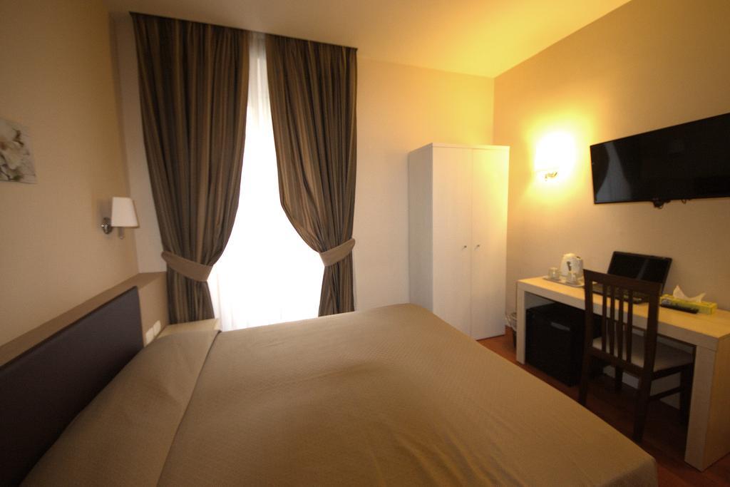 Roma Rooms Colosseum Экстерьер фото