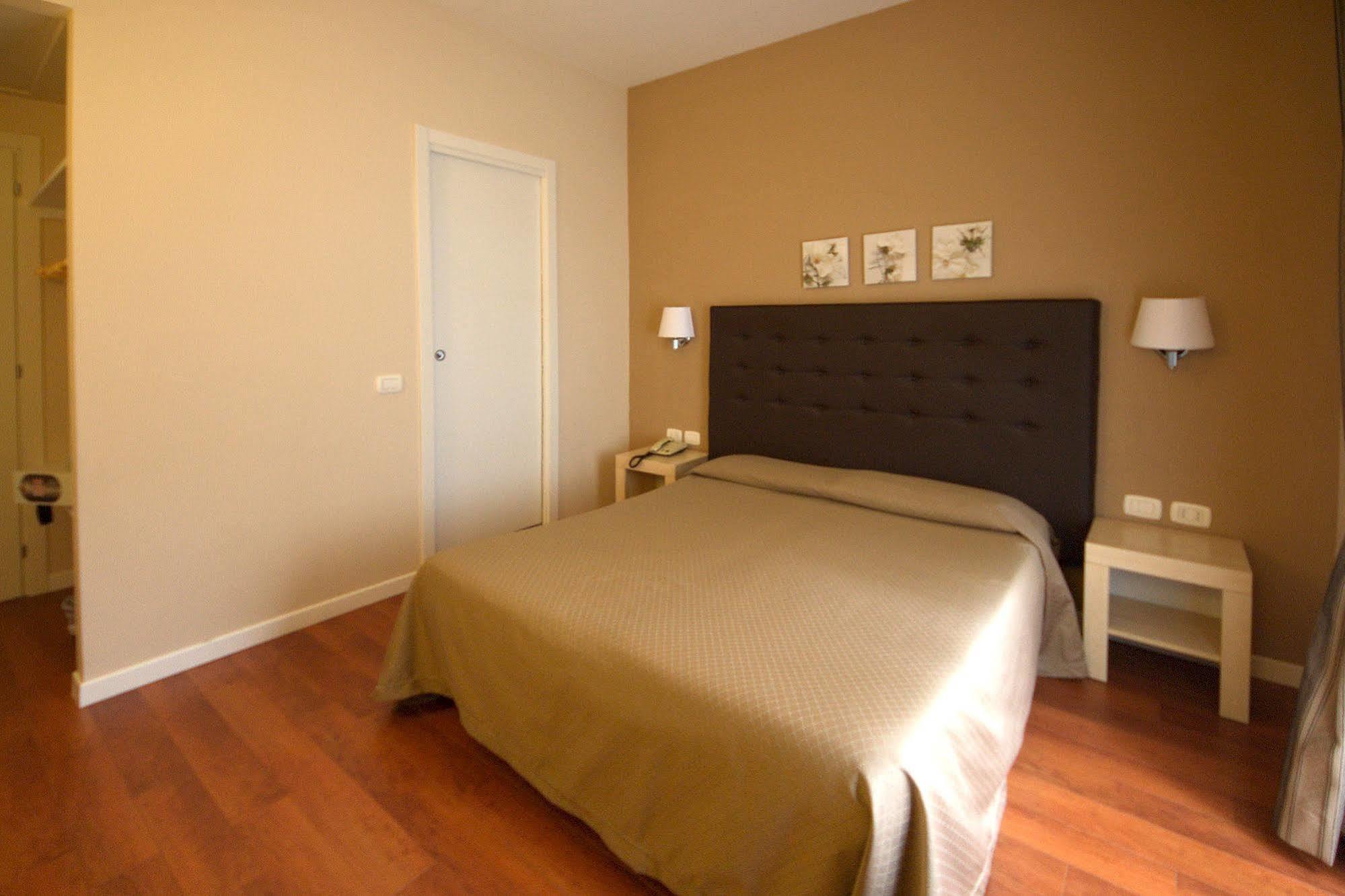 Roma Rooms Colosseum Экстерьер фото